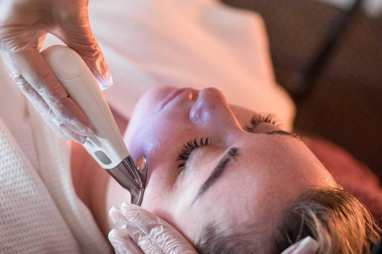 GALVANIC facial treatment with NU skin - Ealing